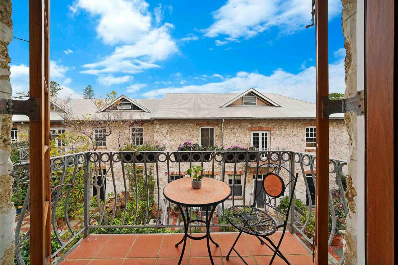 Fremantle Port Mill Bed & Breakfast - Unique Accommodation Bagian luar foto